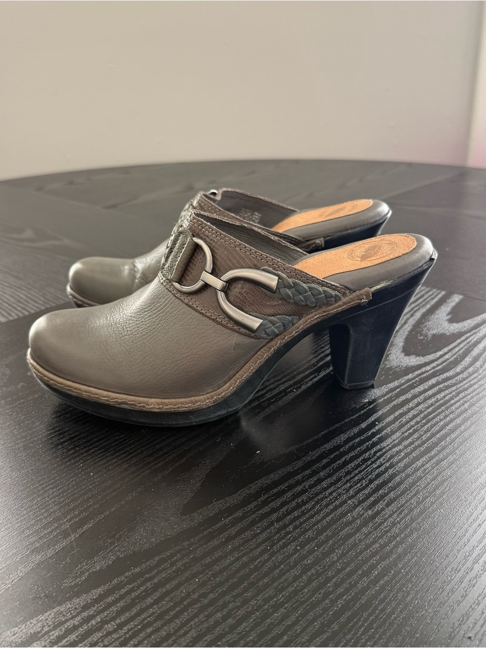 Nurture Leather Slip On Comfort Mule Size 8.5